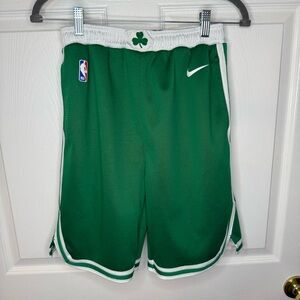 Nike Kids NBA Celtics Green Athletic Shorts Size Large 14/16 GUC